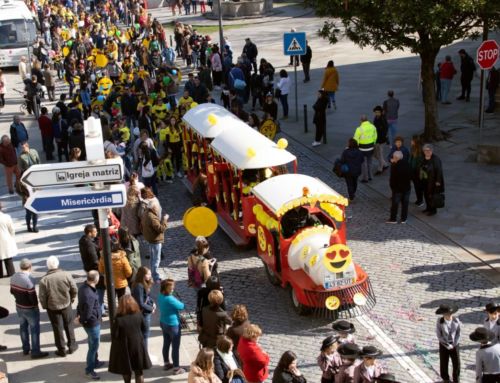 Centenas de crianças participam no desfile de carnaval escolar de Penafiel